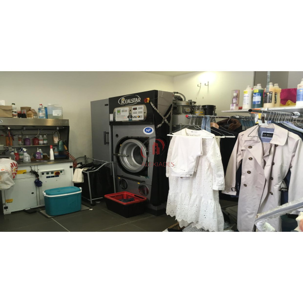 Vente Immobilier Professionnel Local commercial Saint-Cyr-sur-Mer 83270