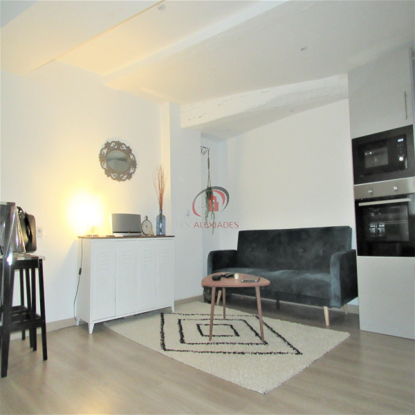 Offres de location Maison de village Le Beausset 83330